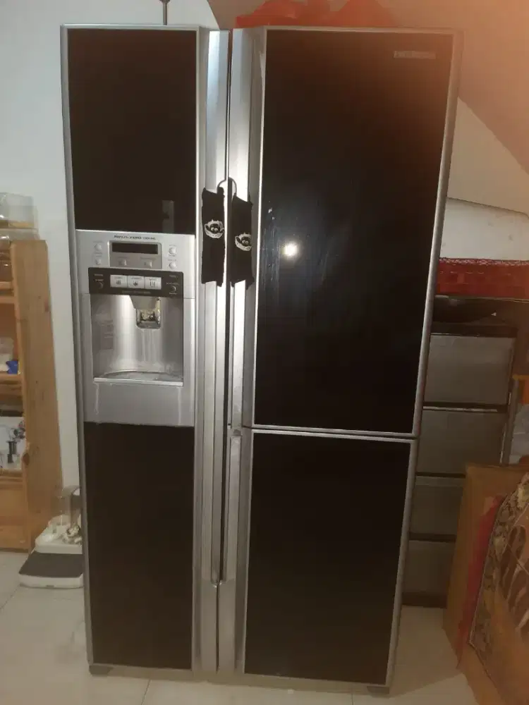 (NEGO) DIJUAL KULKAS HITACHI 3 PINTU