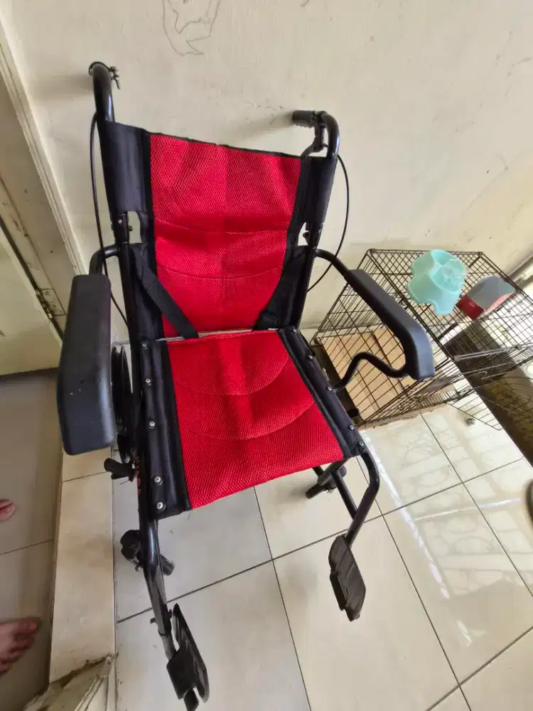 Kursi roda lipat, traveling, merk juara