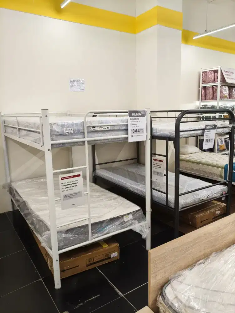 Ranjang Tingkat Bahan metal