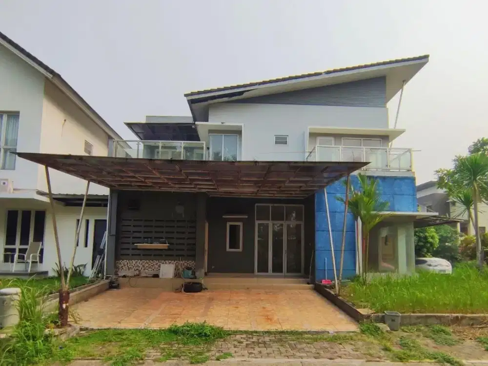 Rumah di Cluster Sevilla BSD Hoek Kotak, depan Fasum Taman. Kondisi Tenang