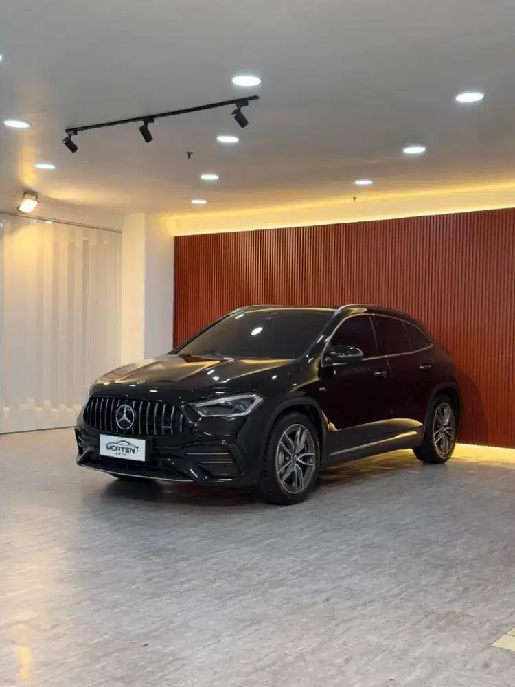 Mercedes Benz GLA 35 AMG AT Tahun 2022 Km 9 Rb Record