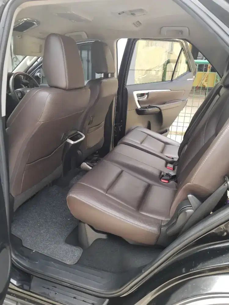 Toyota fortuner VRZ.