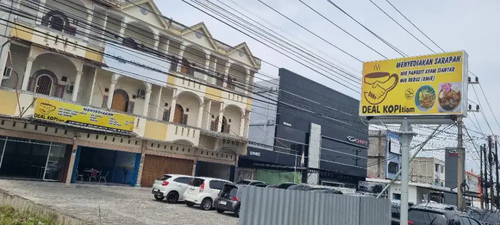 Loker waiters deal kopitiam