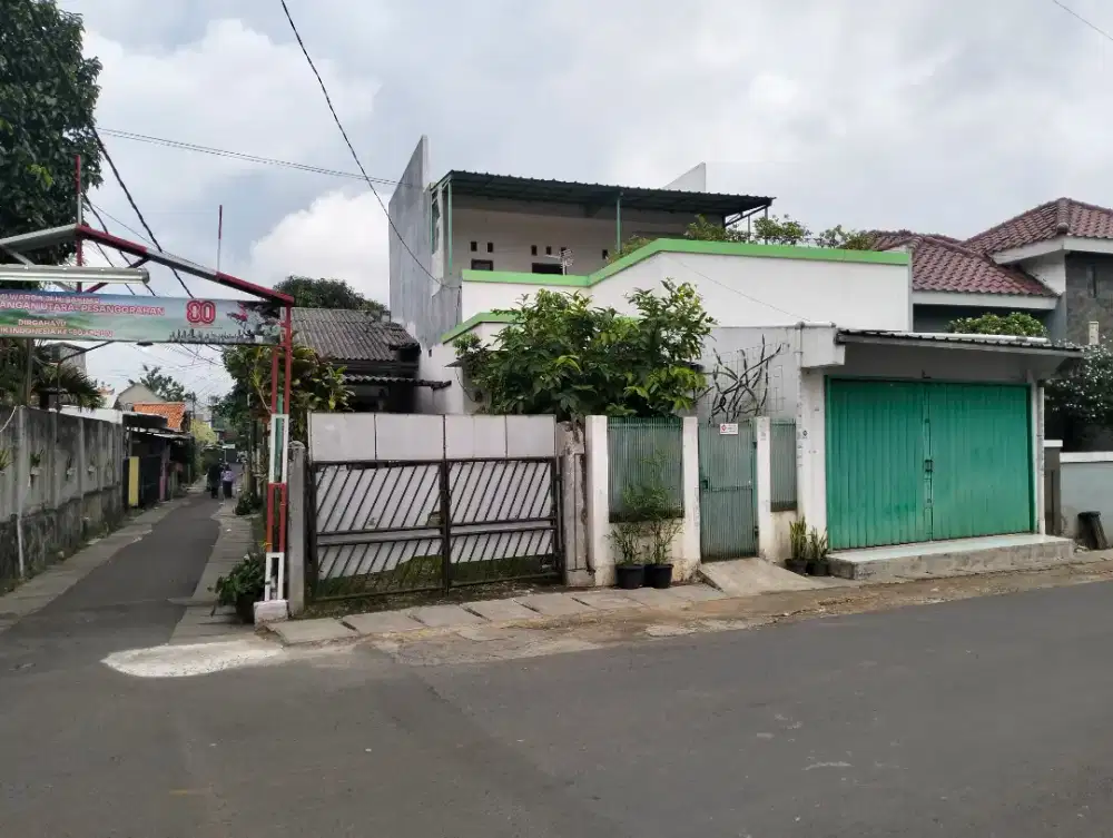 Dijual Rumah pinggir jalan bisa untuk usaha.