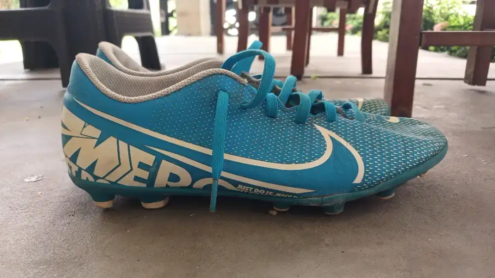 Sepatu Bola Nike Mercurial