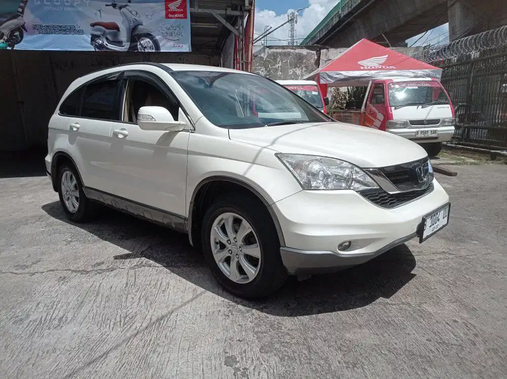 (Harga Cash) Honda CRV 2.0 Manual 2012 Putih.