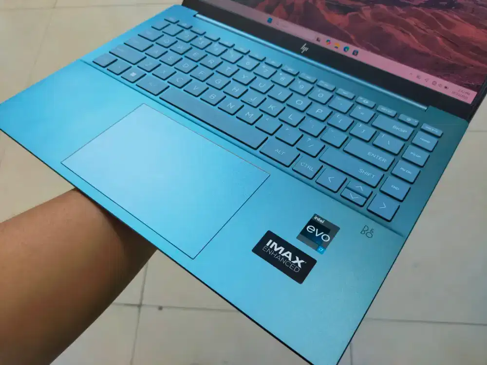 Laptop Hp pavilion plus 14-ew0081tu
Procesor Intel I7-1355U 12CPUs irs