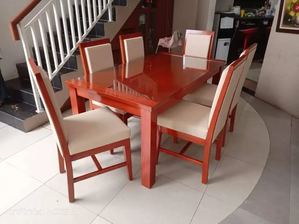 Set Meja Makan 6 Kursi Lis Kayu