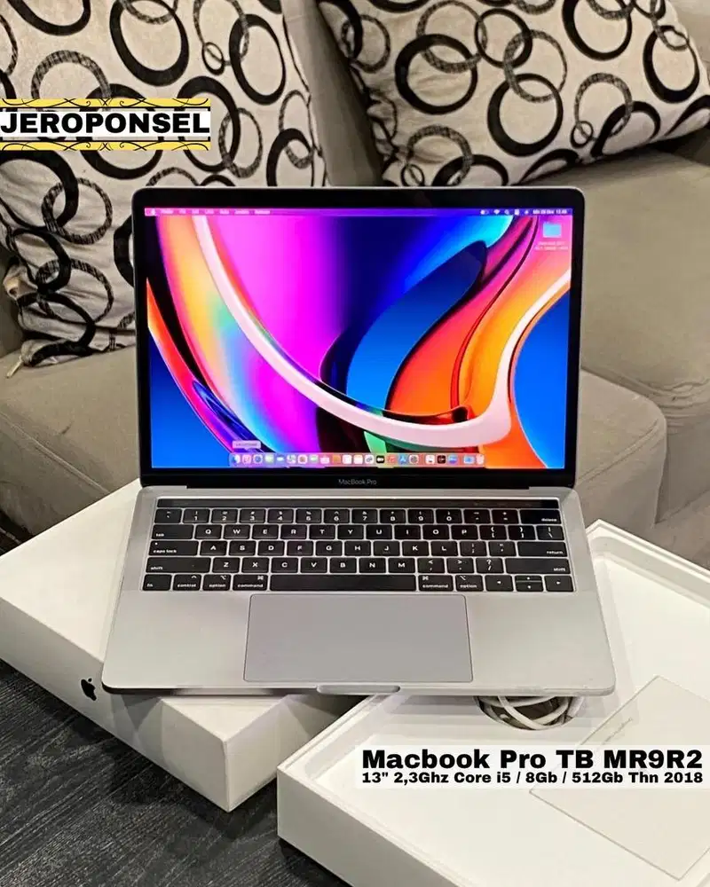 MACBOOK PRO 2018 13” i5 8/512GB FULL SET ORIGINAL GARANSI
