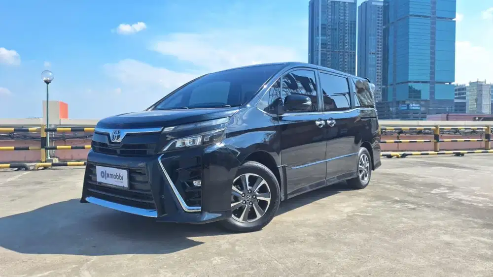 Pajak Panjang - Toyota Voxy 2.0 Bensin-AT 2018