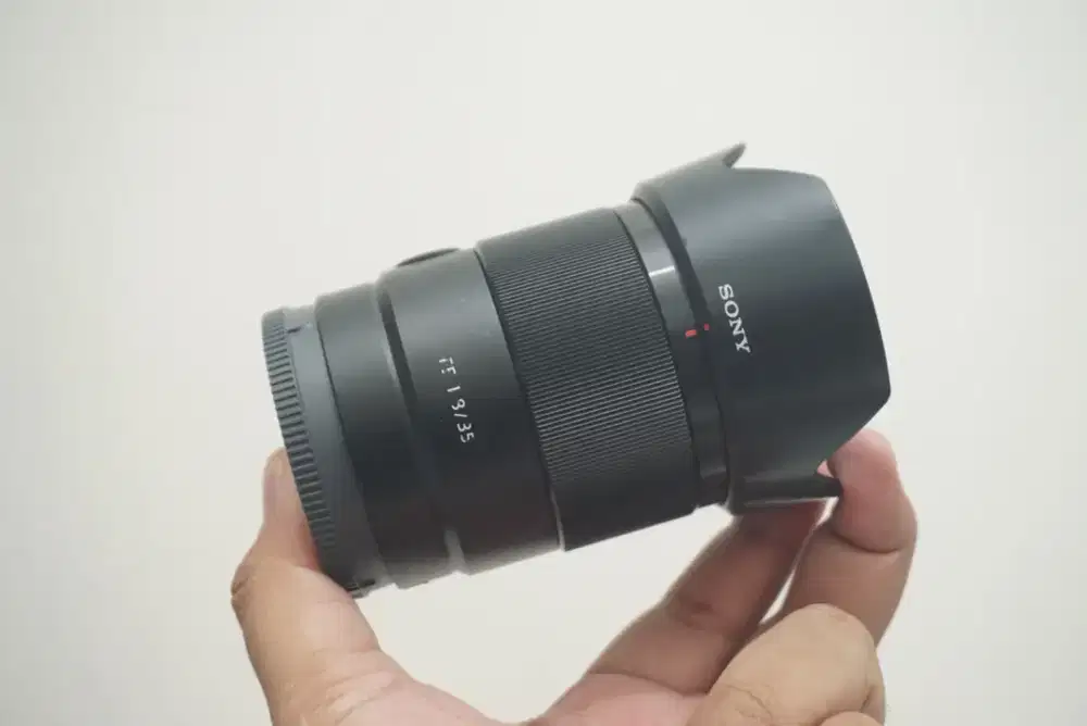 SONY FE 35mm F1.8 FULLFRAME Lensa 35 F/1.8 Mirrorless A7 series