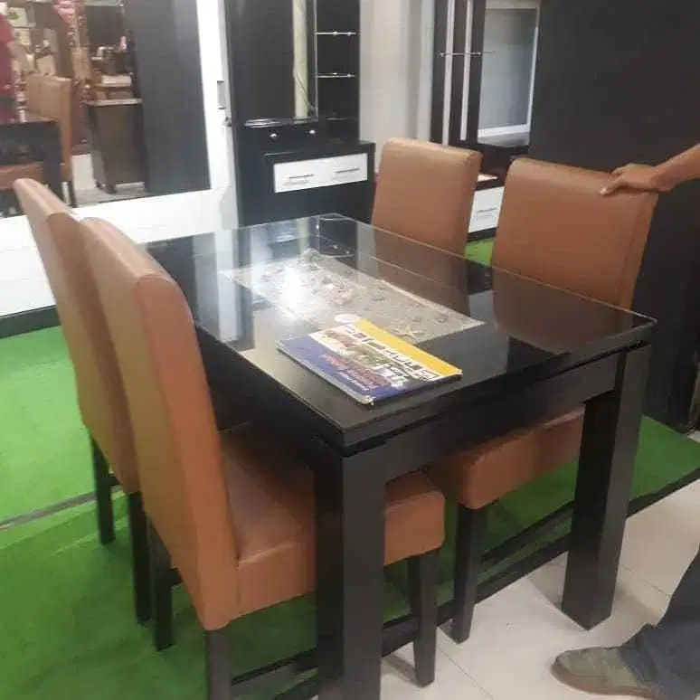 Set 4 kursi makan meja makan minimalis pasir kerang