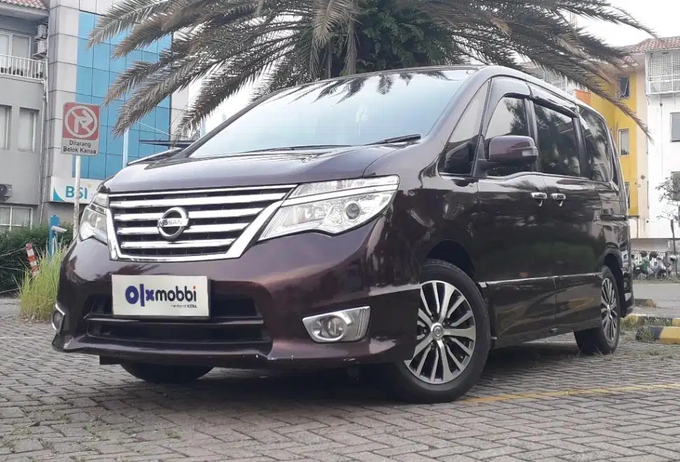 TDP 8,JT Nissan Serena 2.0 Highway Star Bensin-AT Merah 2017