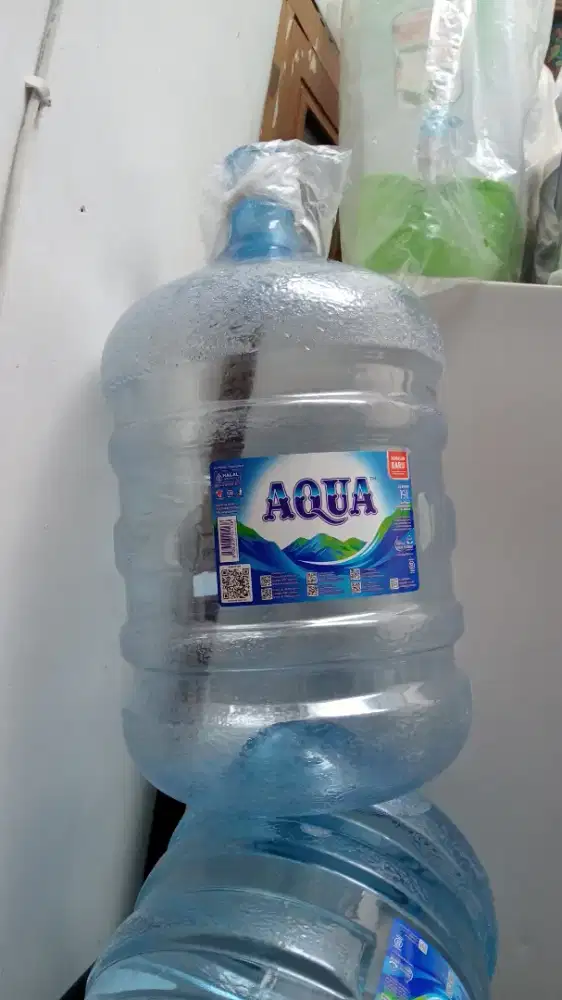 Galon kosong air mineral aqua