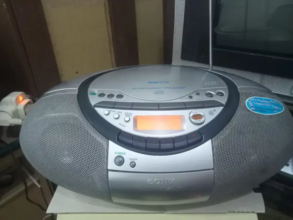 Radio tape bombox SONY futuristik