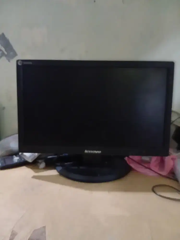 Dijual monitor Lenovo 19in normal