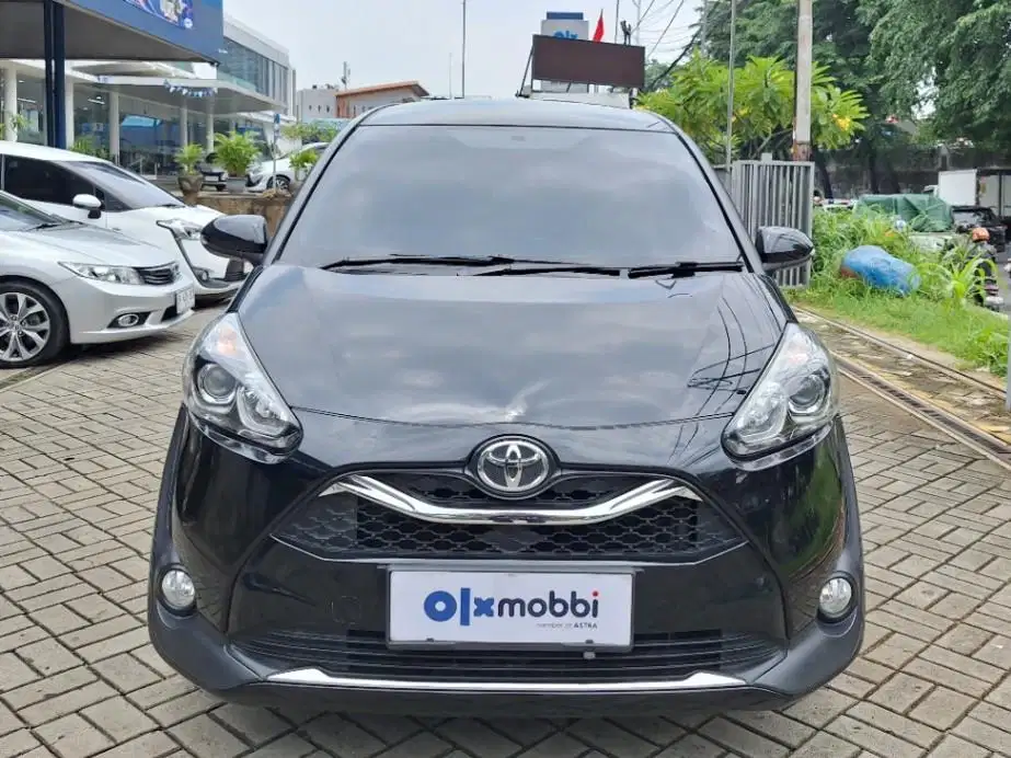 LOW DP Toyota Sienta 1.5 V Bensin-AT 2021 DFL
