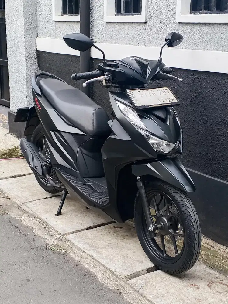 HONDA BEAT DELUXE IDLING STOP ISTIMEWA
