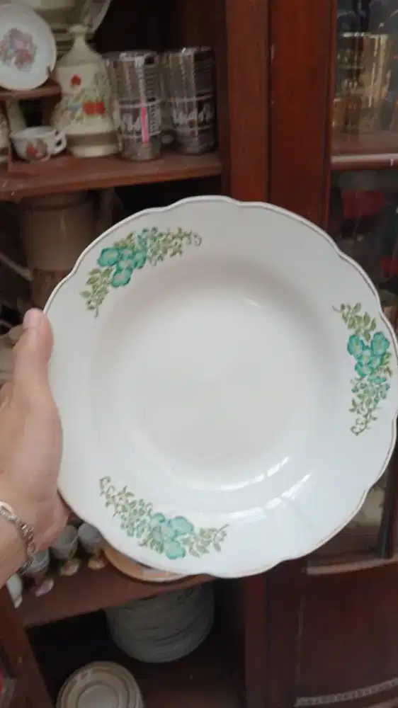 Piring makan jaman dulu