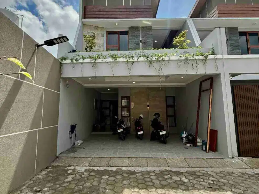 Dijual.RUMAH GEDONG KUNI FULL FURNISH DI CLUSTER EKSKLUSIF DALAM RINGROAD