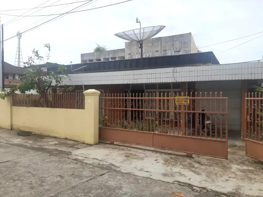Dijual Rumah + Kost lokasi di Pusat Kota - TANPA PERANTARA