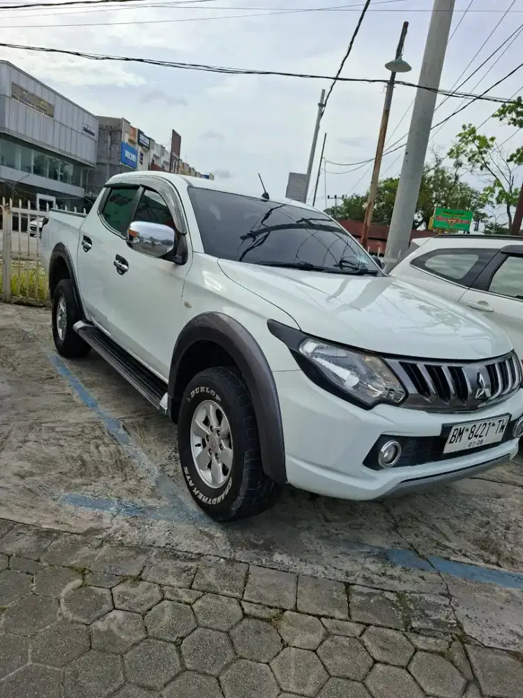 Triton dc gls 4x4 manual