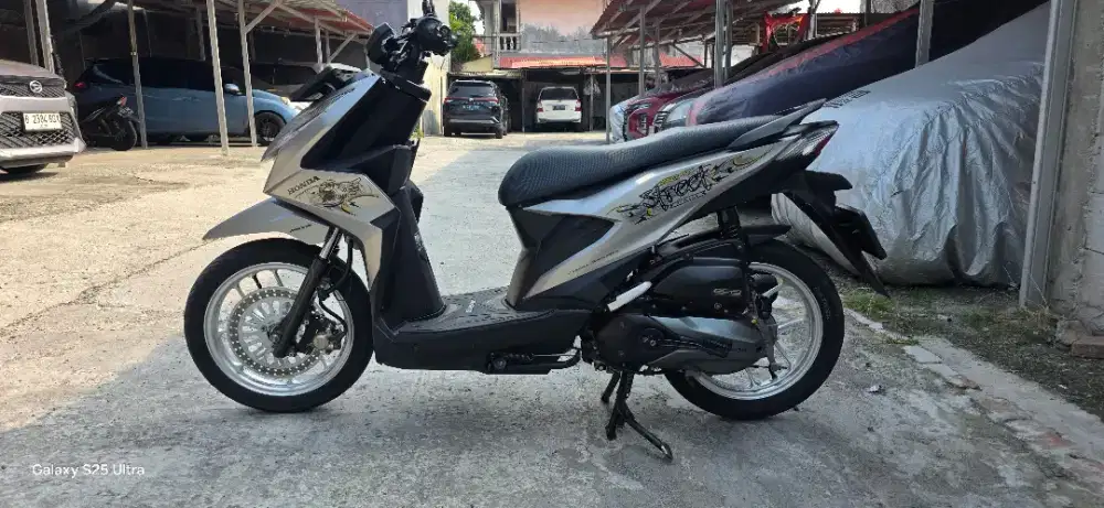 Honda beat street 2021 bulan 11,full original pabrik,surat lengkap