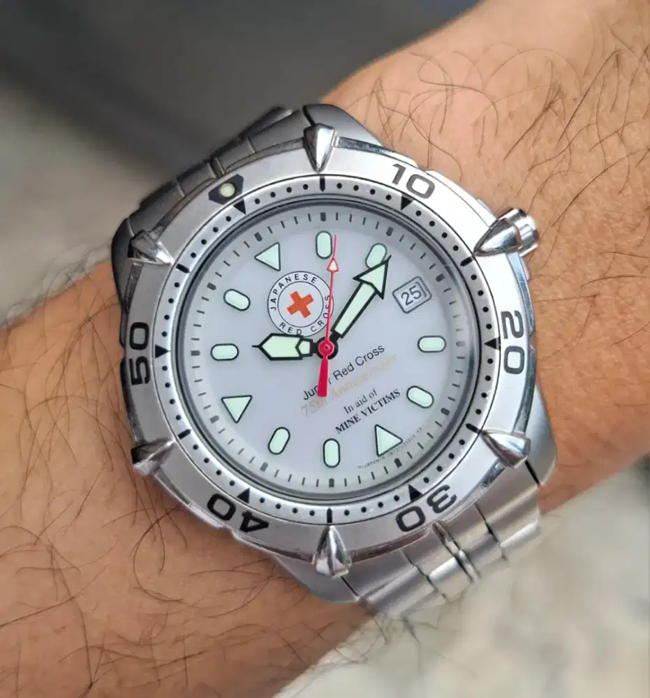 Citizen diver se japanese red cross