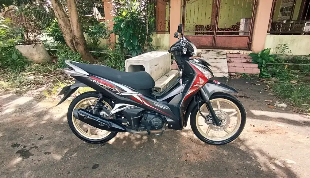 Honda Supra X 125 Helm In/Injeksi 2016