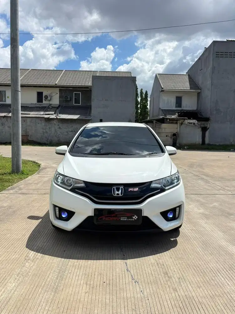 Honda Jazz 1.5 RS CVT 2016 Automatic ( Putih Metalik )