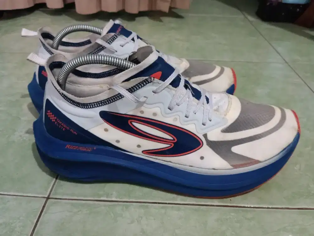 Sepatu Running Nineten Takashi Run Elite 43