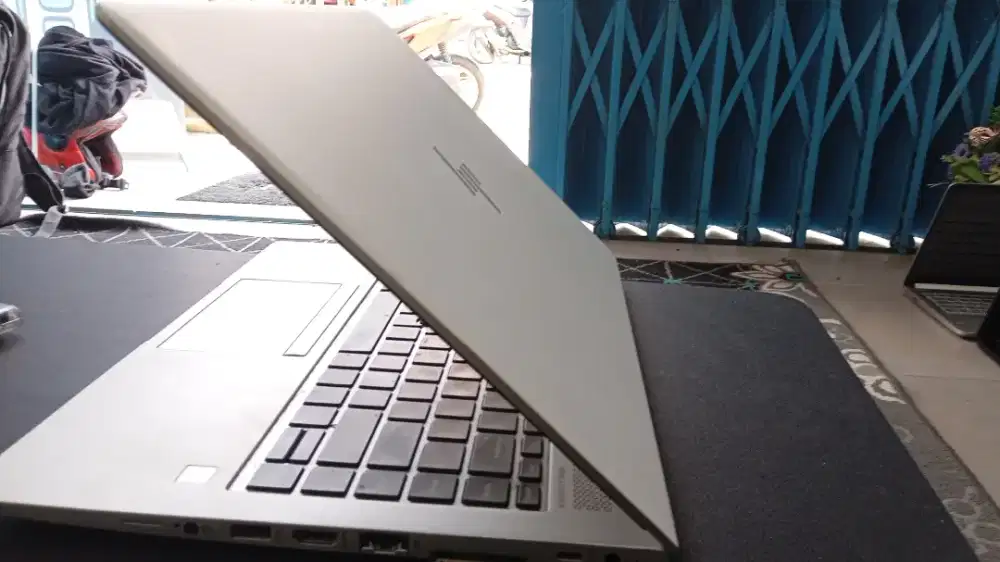 HP elitbok amd ryzen 5pro -3500u