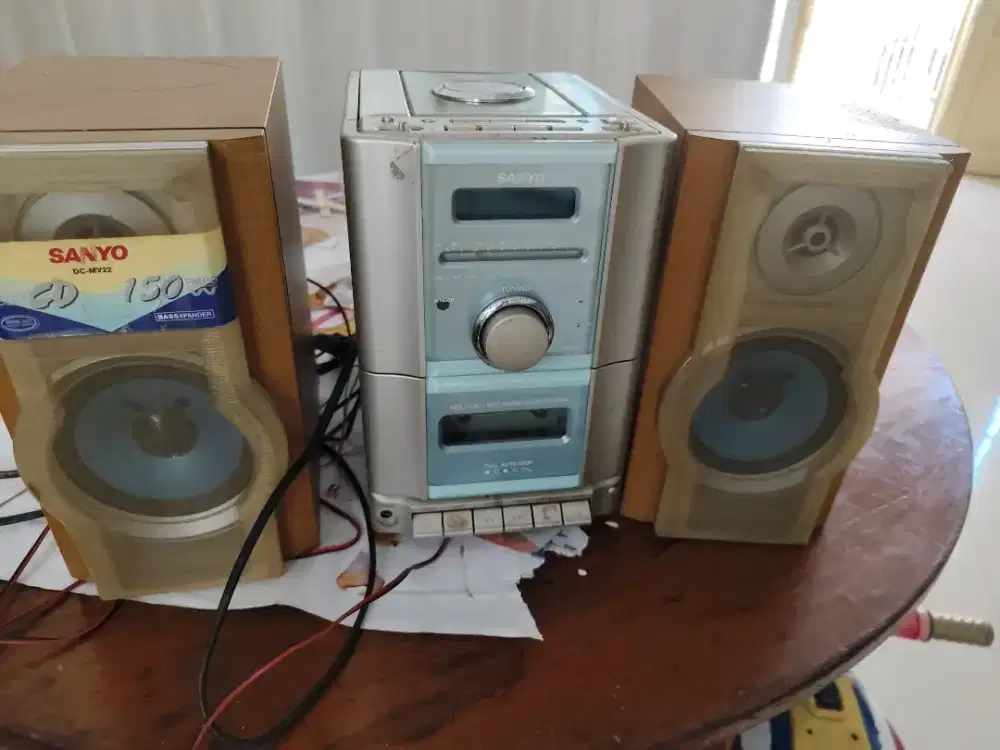 Radio tape antik sanyo