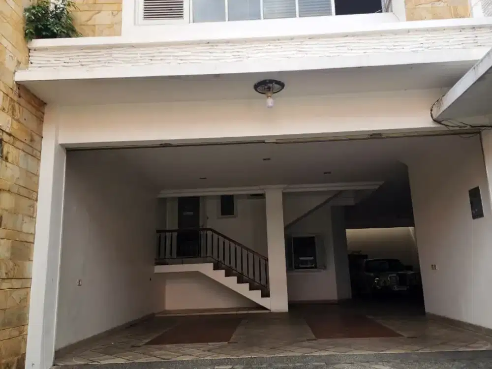 Disewa Rumah Kemang with pool 5BR Uk500m² at Jakarta Selatan