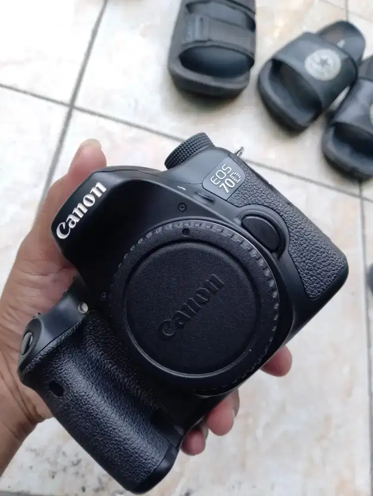 Canon 70D seri 4xxxx body only mulus