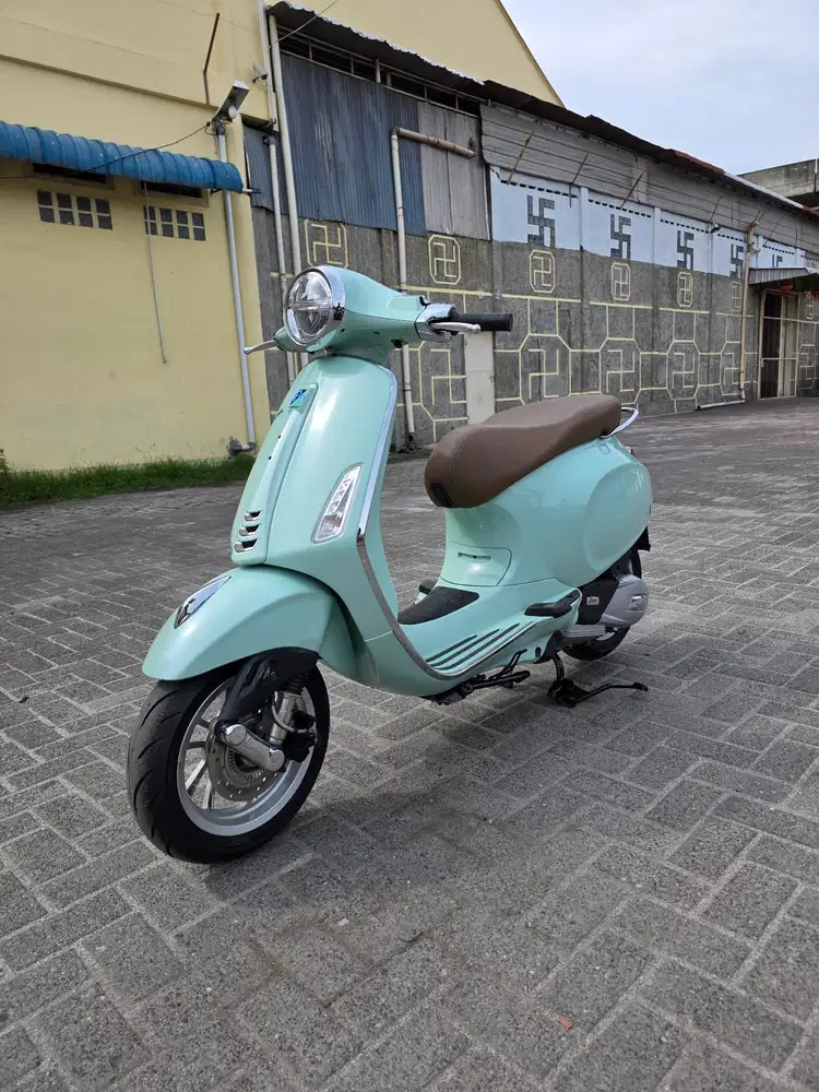 Piaggio Vespa Primavera Hijau 2023