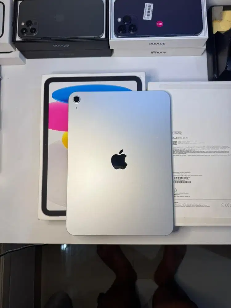 IPAD GEN 11 256 GB FULLSET BH 100