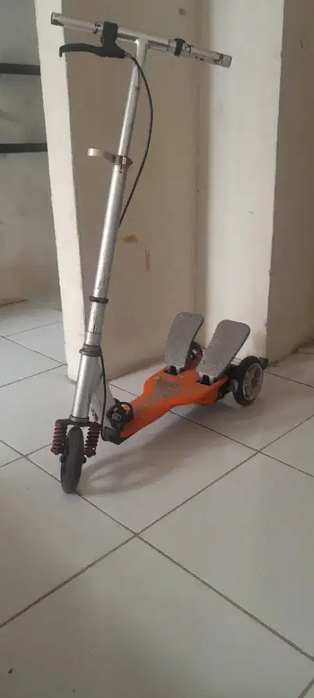 Sekuter anak tiga roda