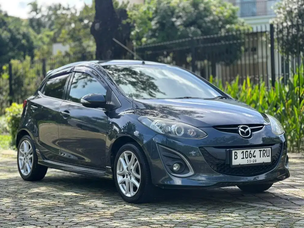 [TDP 15jt] Mazda 2 R AT 2013 Pajak Panjang