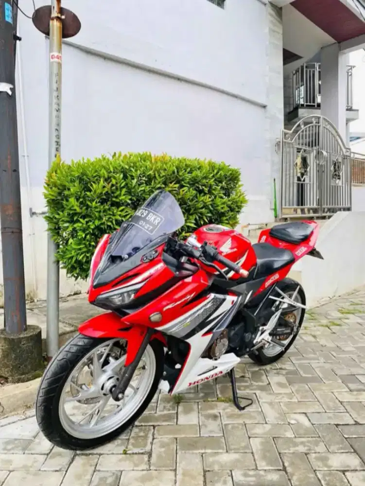 Honda CBR 150R Tahun 2016