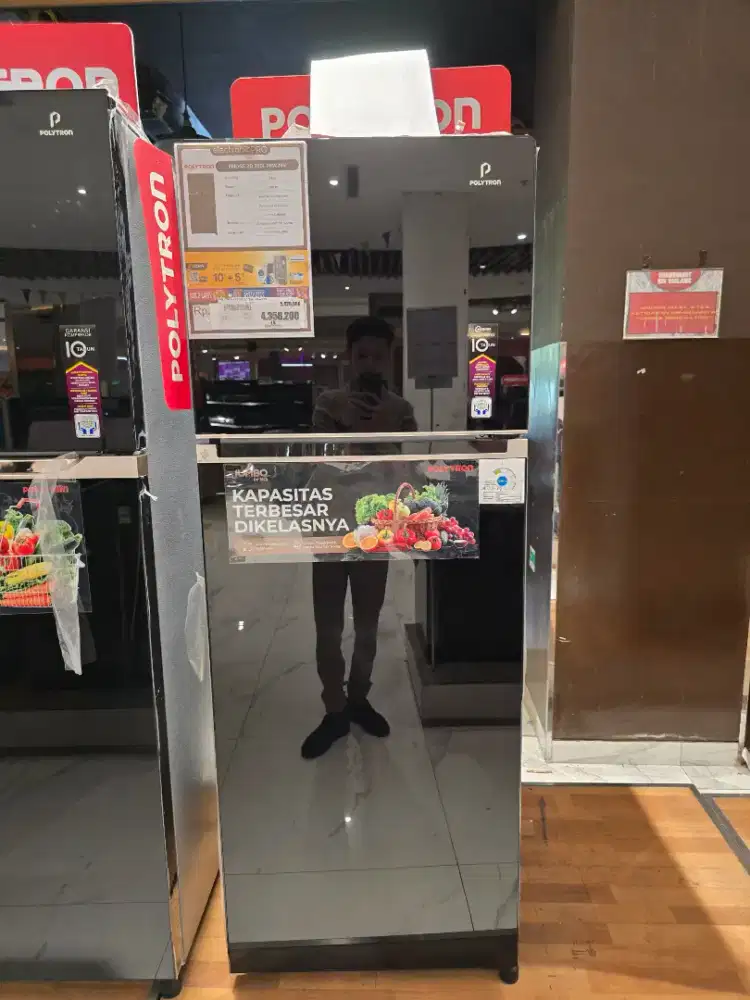 (Barang Display) Kulkas Polytron 260L