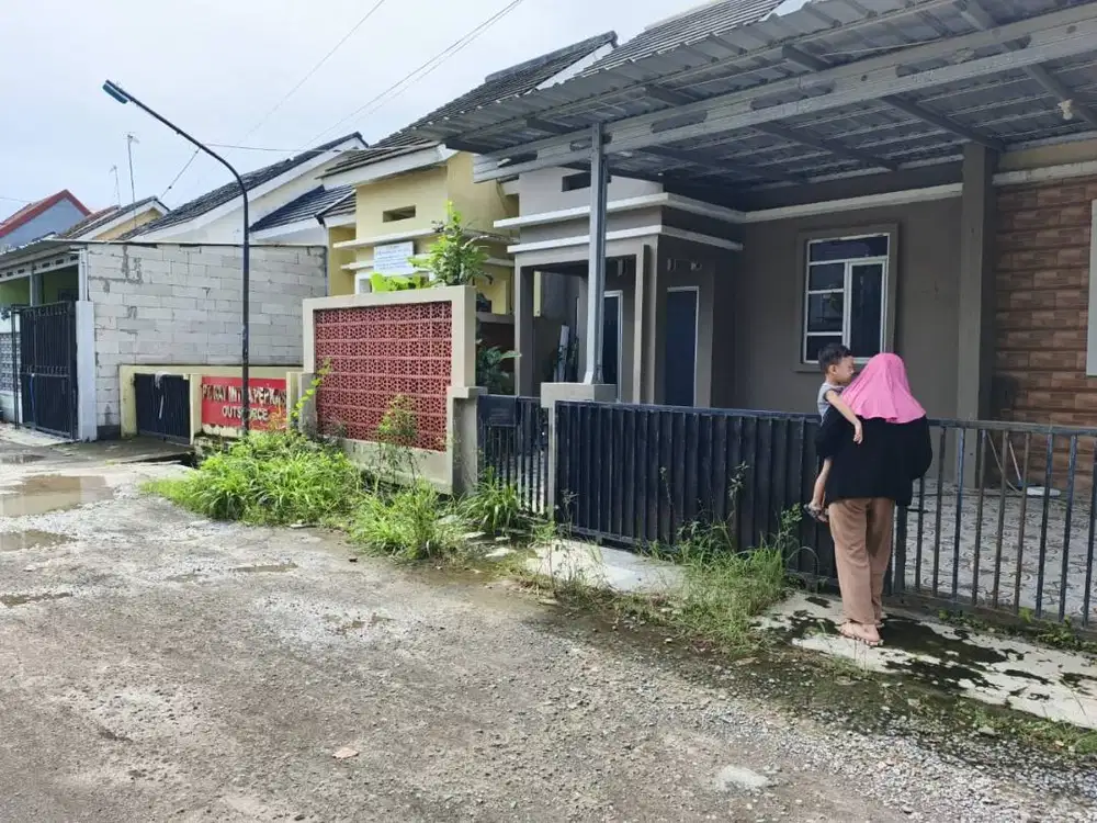 Di jual rumah nyaman untuk tinggal dan cocok usaha