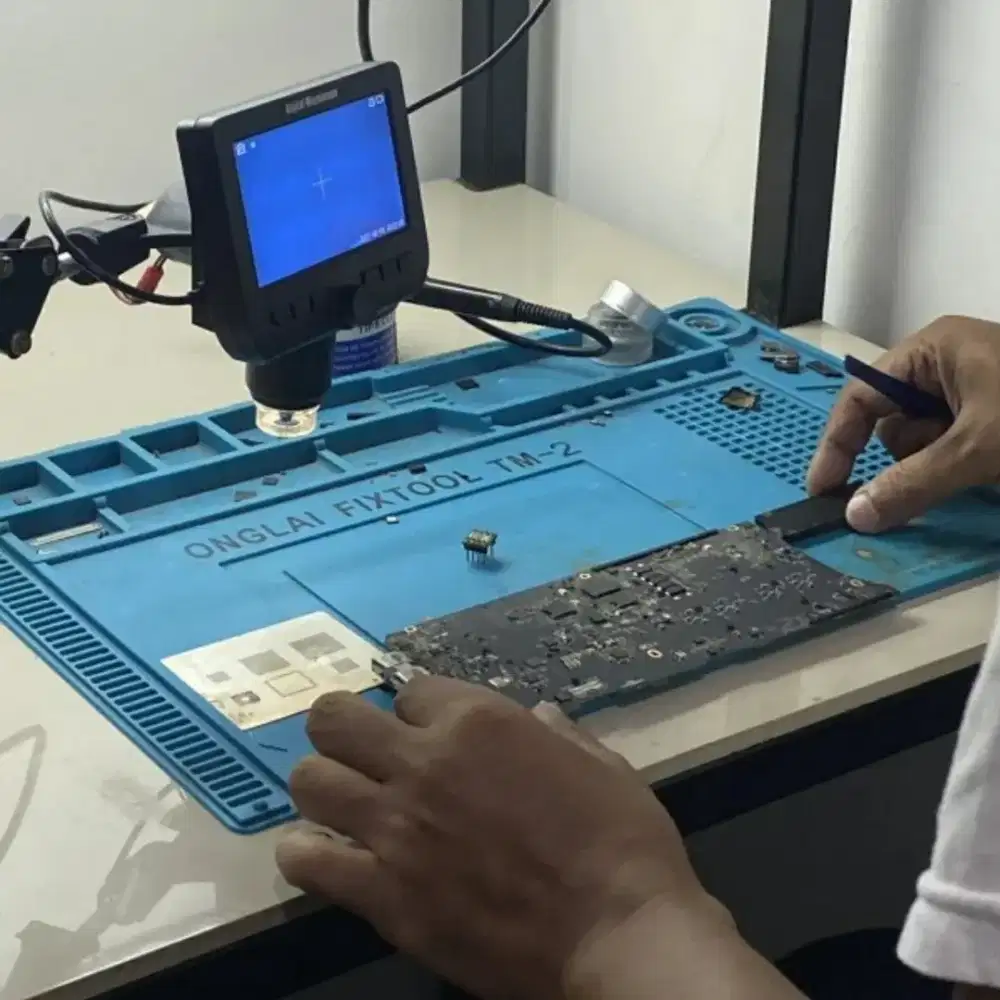 Perbaikan macbook mati total