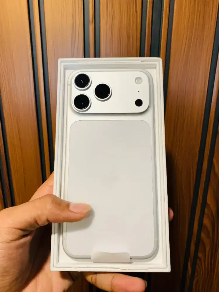 iPhone 17 pm silver 256gb iBox