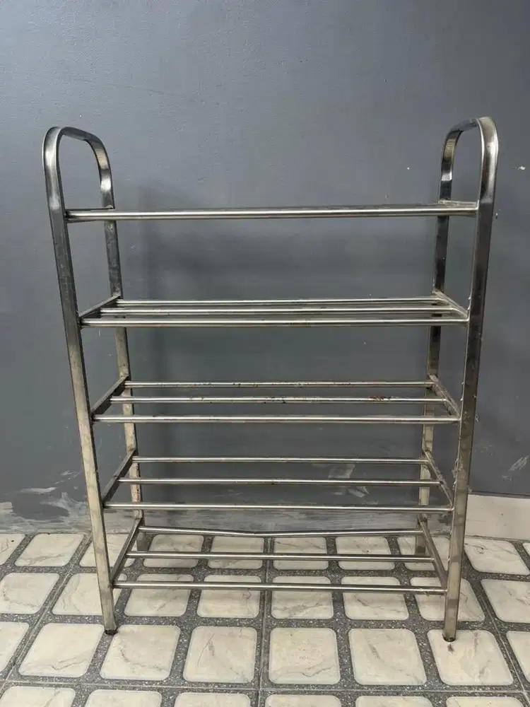 Rak Sepatu Besi