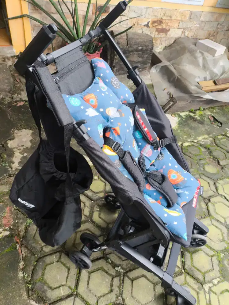 ​[PRELOVED] Stroller BabyDoes CH 495 Kompakt + Alas Stroller Tebal