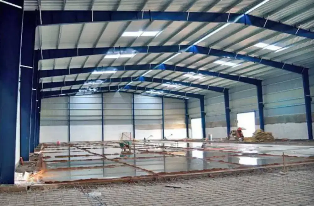 Konstruksi baja WF untuk gudang dan lapangan badminton