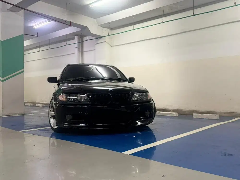 BMW 318i 2002 Bensin