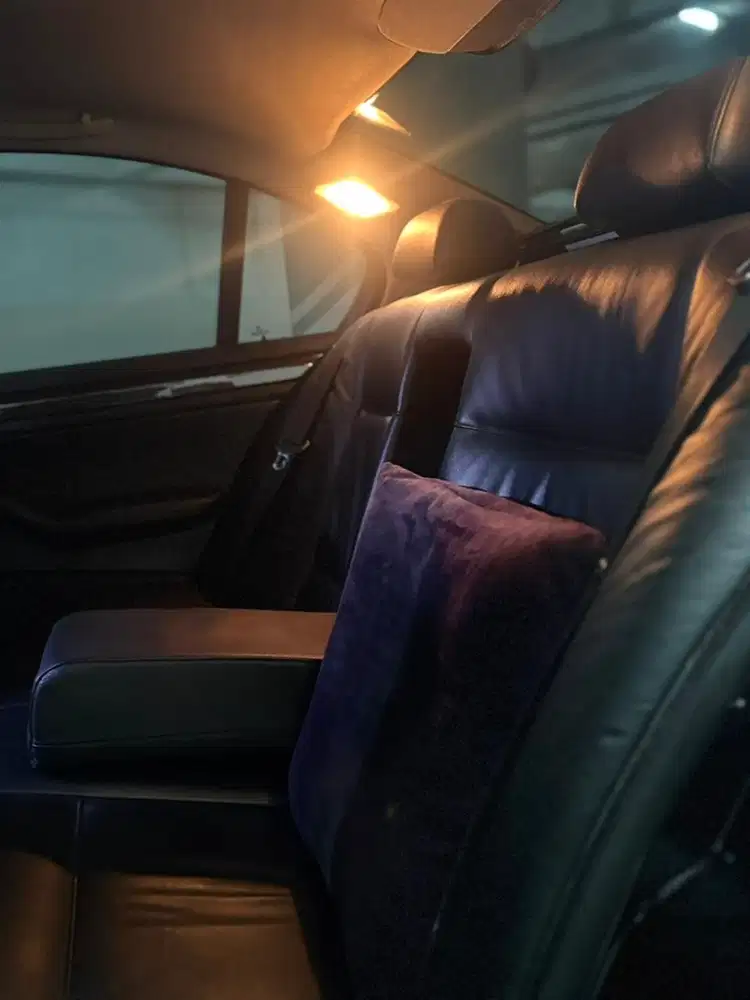 BMW 318i 2002 Bensin