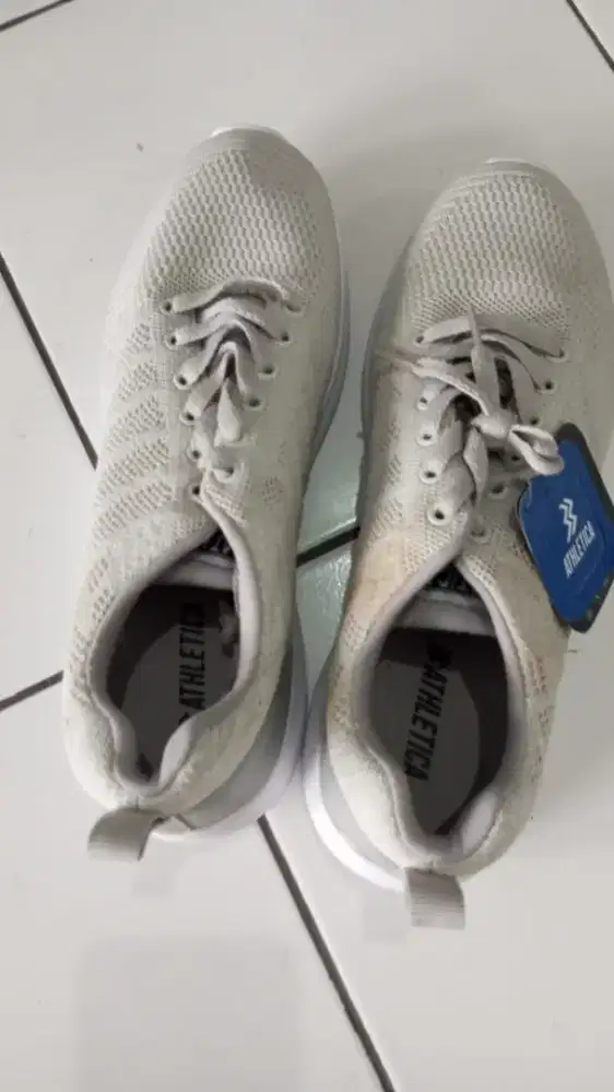 Sepatu baru athletic 42
